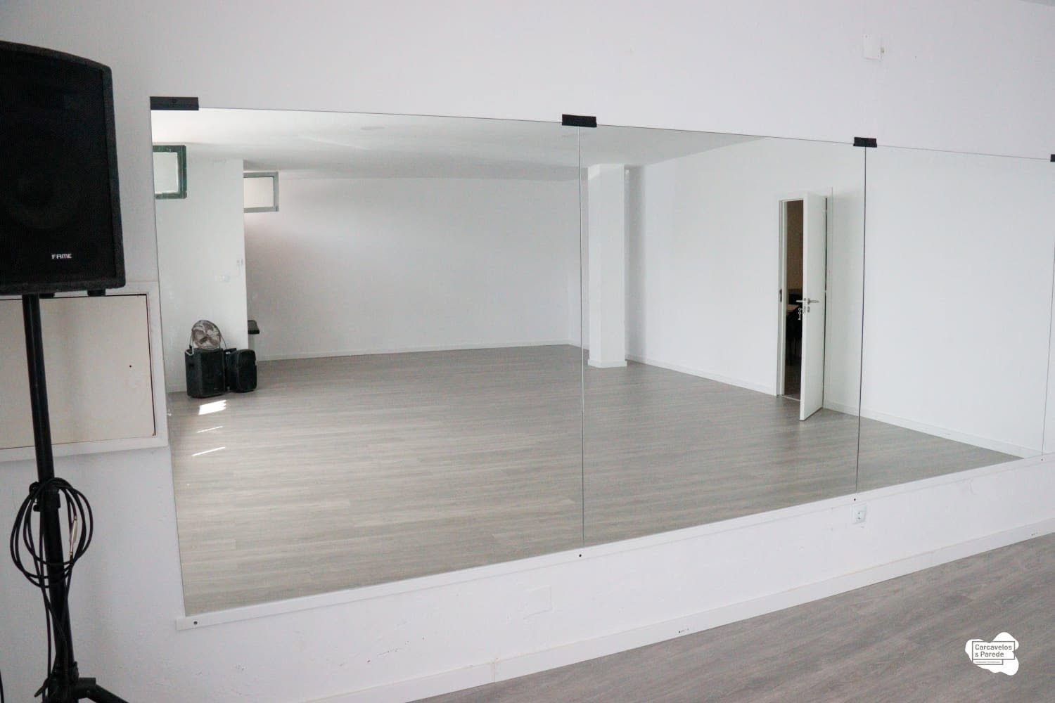 Sala de dança com espelho em Carcavelos e Parede
